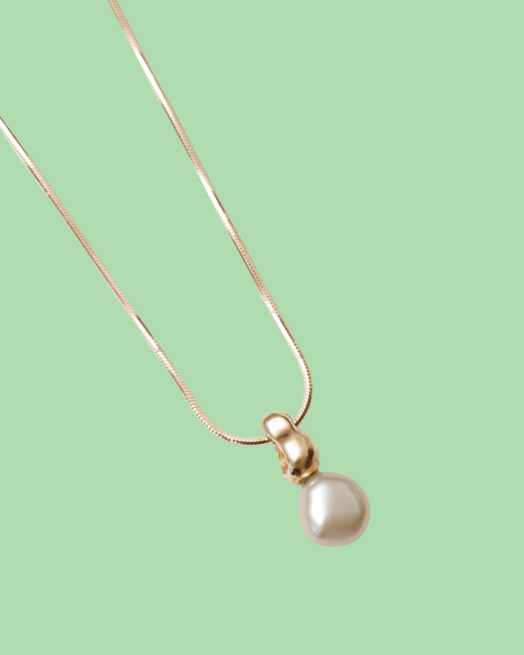 Emmy Necklace in Gold