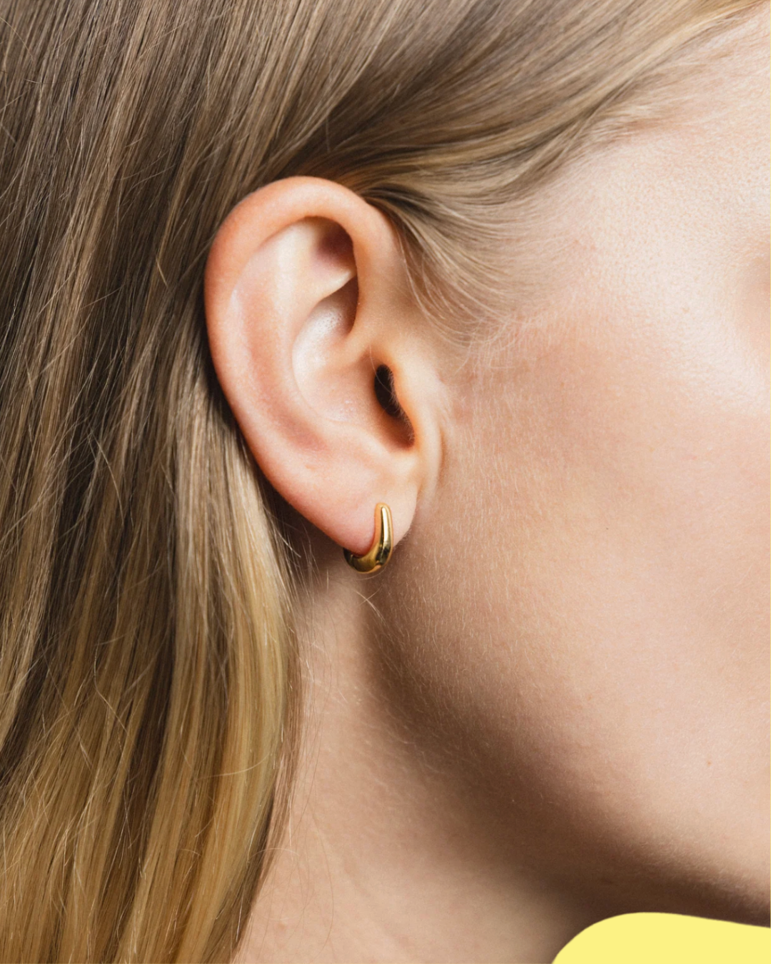 Molly Hinged Huggie Hoop Earring