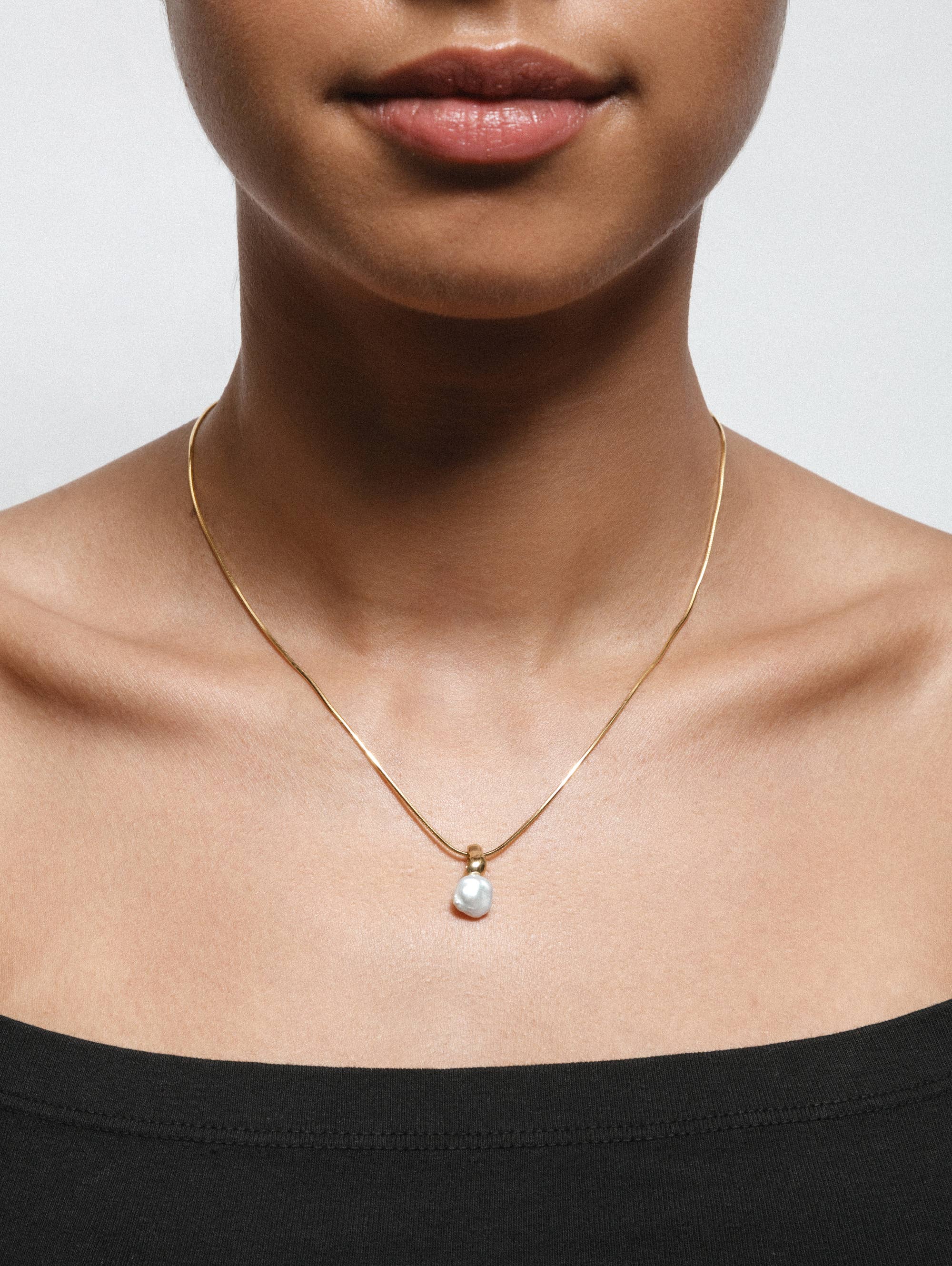 Emmy Necklace in Gold