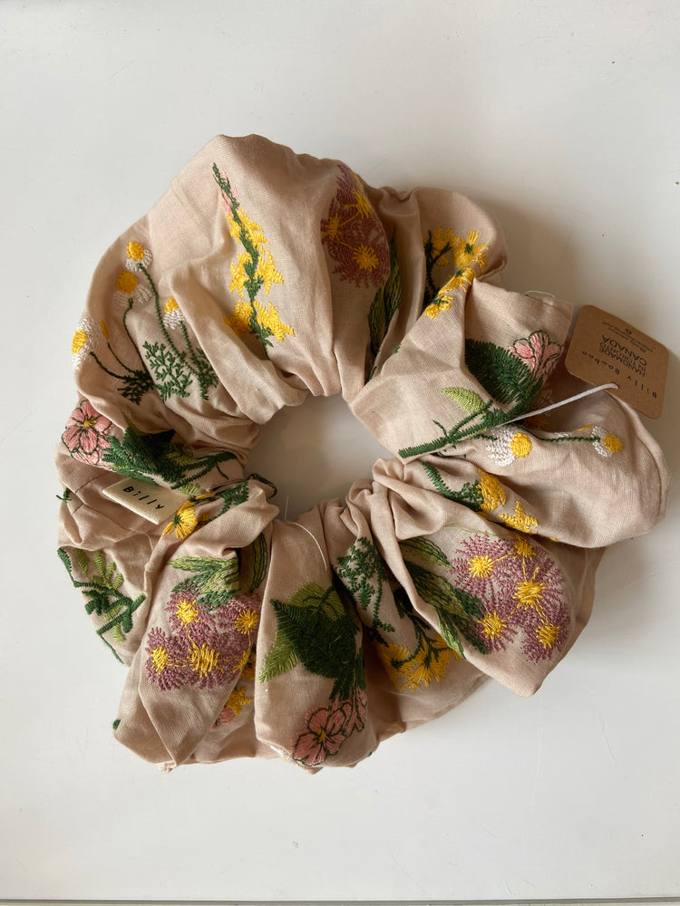 
            
                Load image into Gallery viewer, Embroidered Oversized Scrunchie
            
        