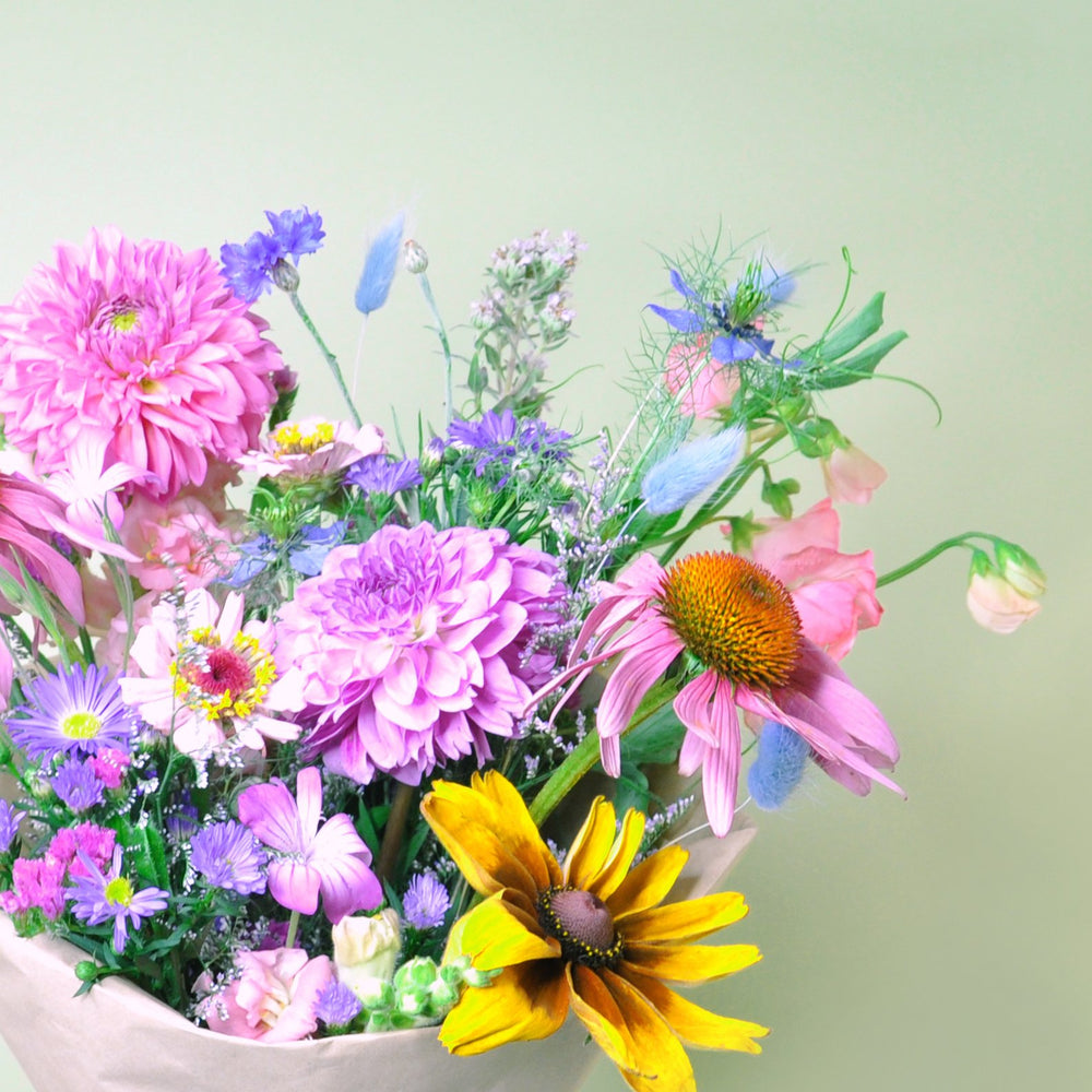 
            
                Load image into Gallery viewer, Monthly Flower Subscription
            
        