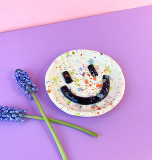 
            
                Load image into Gallery viewer, Smiley Face Ring Dish
            
        