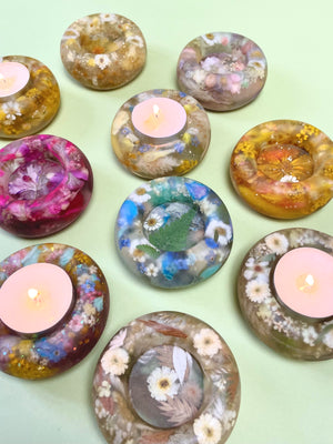 
            
                Load image into Gallery viewer, Floral Tea Light Holder
            
        